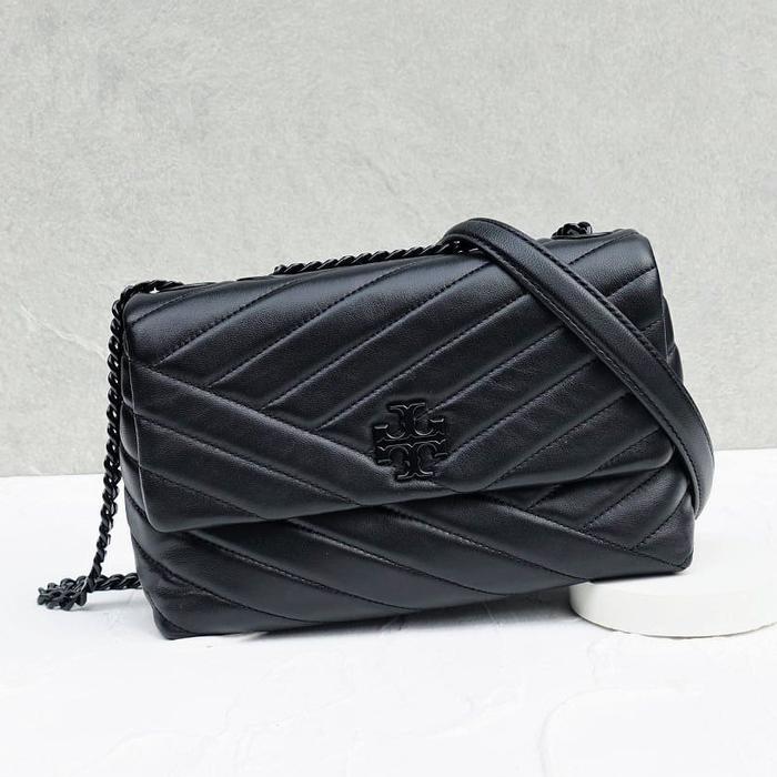 Jual Tory Burch kira chevron convertible small all black Kota
