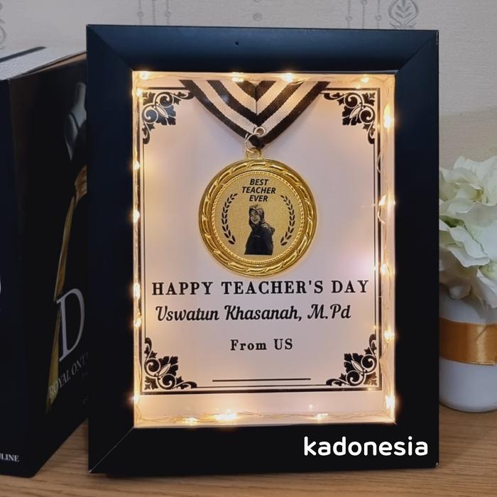 Gambar Kado Frame Custom Penghargaan Medali - fr medal +lampu dari KADONESIA undefined Tokopedia