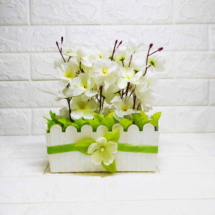 Gambar Pajangan Taman PERSIK PAGAR - Pajangan Imitasi Dekorasi Cantik - Putih dari Dunia Handycraft OLS undefined Tokopedia