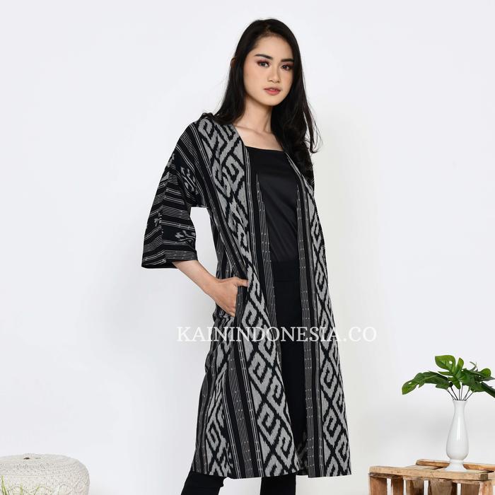 Gambar KI Outer Kimono Alesha Abu - Hitam, Ukuran Lain dari KainIndonesiaCo undefined Tokopedia