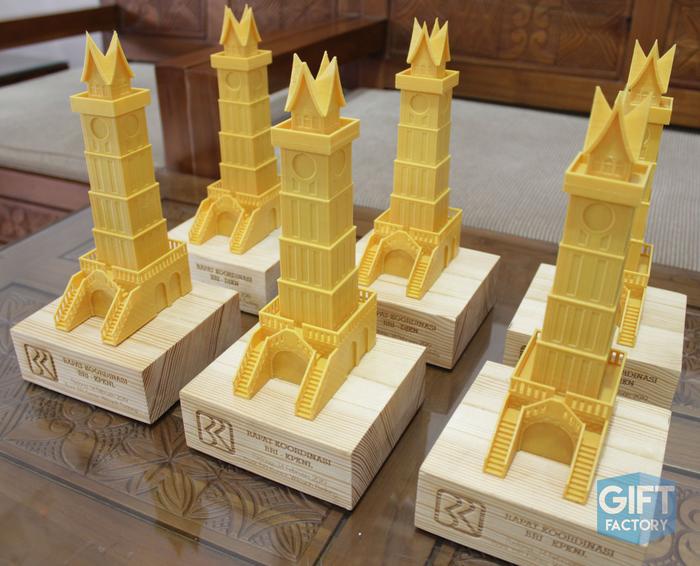 Gambar Custom 3D Print Trophy/ Plakat 3D dari Gift Factory id undefined Tokopedia