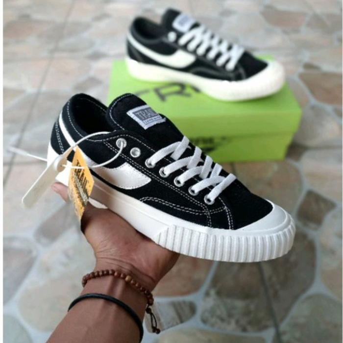 Gambar sepatu trail compas original cewek or cowok - Hitam, 36 dari semua adaya undefined Tokopedia