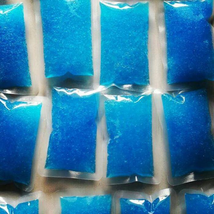 Gambar ice gel ice pack biru blue kecil SUPER serba guna suhu lebih ekstrim dari Lisa Quinshop undefined Tokopedia