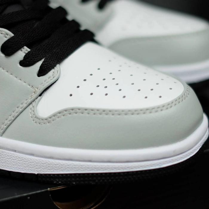 Gambar Nike Air Jordan 1 Low Light Smoke Grey Original Material Guarantee - Light Grey, 37 dari DoaOrangTuaid undefined Tokopedia