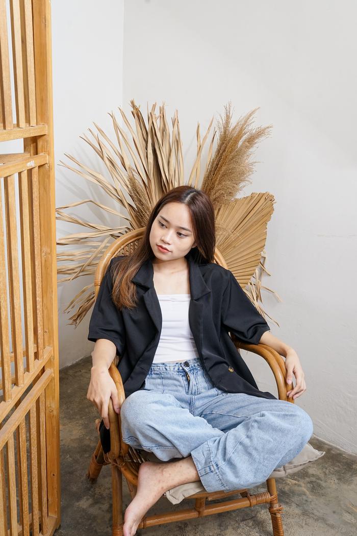 Gambar BAJU BLAZER DEASY OUTER WANITA PAKAIAN LUARAN BLEZER AUTER PEREMPUAN - Hitam dari Delyn Clothing undefined Tokopedia