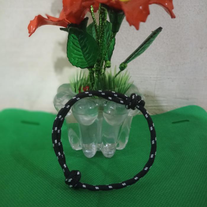 Gambar Gelang tali simple knot pursik paracord sliding full coluor - hitam putih dari sehul shopping undefined Tokopedia