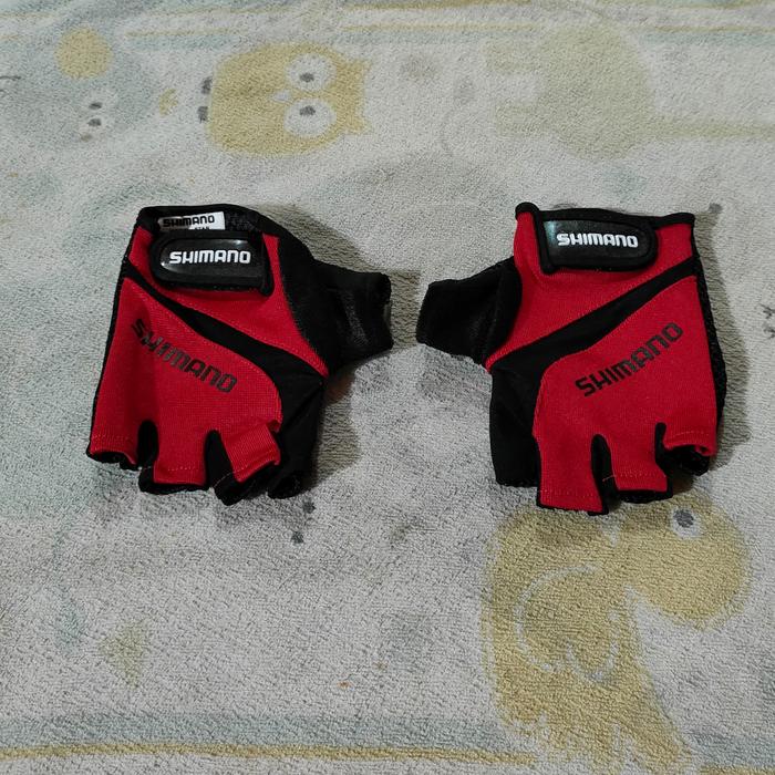 Gambar Sarung Tangan Sepeda Half Finger Shimano - Merah dari maju 9 9 undefined Tokopedia