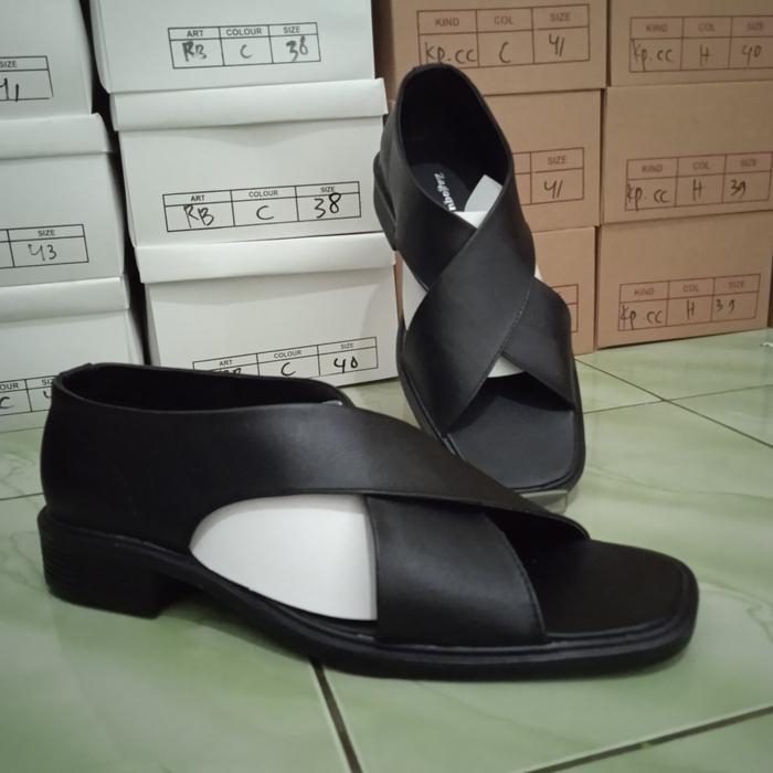 Gambar Sepatu sandal kenip kulit asli kasual pria model silang - Hitam, 38 dari Sepatu Sandal Olshop undefined Tokopedia