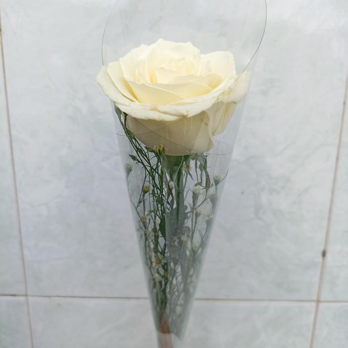 Gambar buket bunga mawar asli satuan - Putih dari Oemah Florist KNR undefined Tokopedia