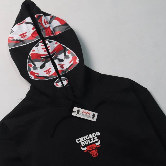 Gambar SWEATER HOODIE AAPE BY A BATHING APE X CHICAGO BULLS PREMIUM FULL TAG - Hitam, M dari ROUTE88stor undefined Tokopedia