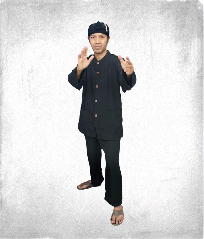 Gambar baju pangsi sunda dewasa lengkap / baju adat sunda / baju silat sunda - Hitam, M dari clothing balad Sunda undefined Tokopedia