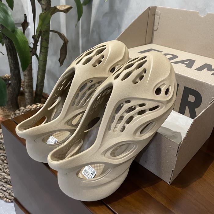 yeezy foam runner 13