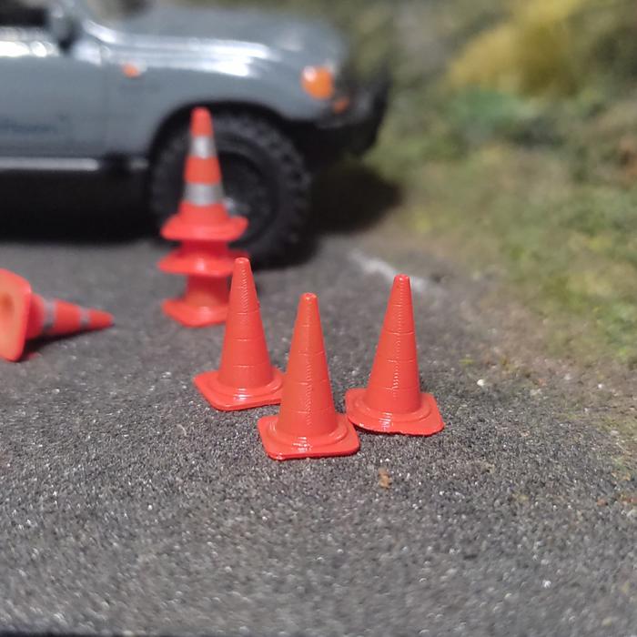Gambar Accessories Diorama Diecast Traffic Cone Skala 1/64 - Polos dari ArtfanDesign undefined Tokopedia