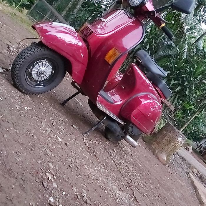 Gambar motor vespa klasik dari gudang renovasi bangunan undefined Tokopedia