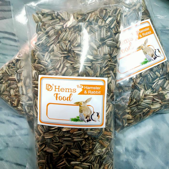 Gambar Biji Kuaci / Biji Koaci / Biji kwaci Snack makanan Hamster dari DD pet undefined Tokopedia