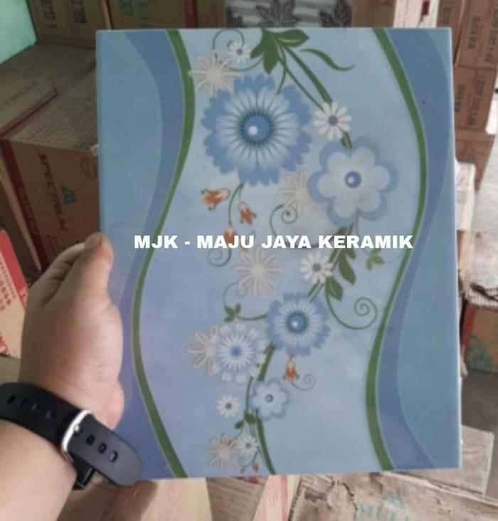 Gambar KERAMIK DINDING 20X25 GLOSSY BIRU HIJAU CREAM PINK | KERAMIK KMR MANDI - Biru dari majujayakeramik undefined Tokopedia