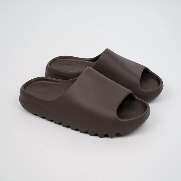 Promo Adidas Yeezy Slides Soot (100% Authentic) US 38 Cicil