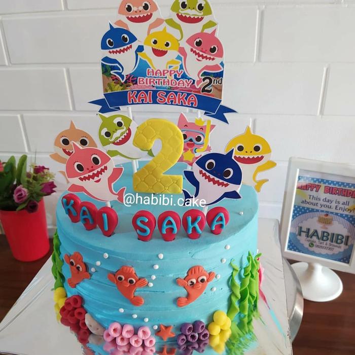 Gambar kue ultah baby shark / cake ultah baby shark - Biru, diameter 20cm dari habibi cake undefined Tokopedia