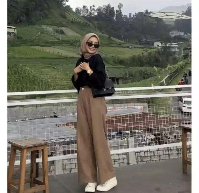 Gambar KULOT LINEN HIGHWAIST/KULOT LINEN PREMIUM/KULOT LINEN KANCING DEPAN - Hitam, All Size dari Batik Rire undefined Tokopedia