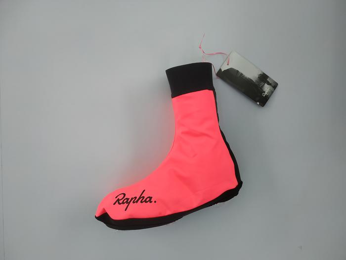 Gambar Cover Sepatu Rapha - Wet Weather Overshoes - High Vis Pink dari cycleoclock undefined Tokopedia