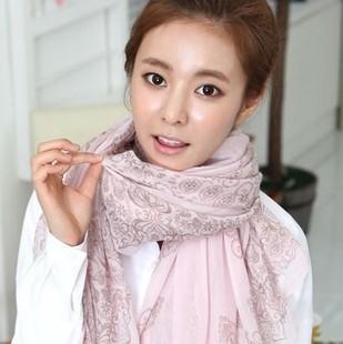 Gambar Selendang syal scraf wanita bahan kapas motif menara eiffel pashmina - pink dari Chrisant Shop undefined Tokopedia