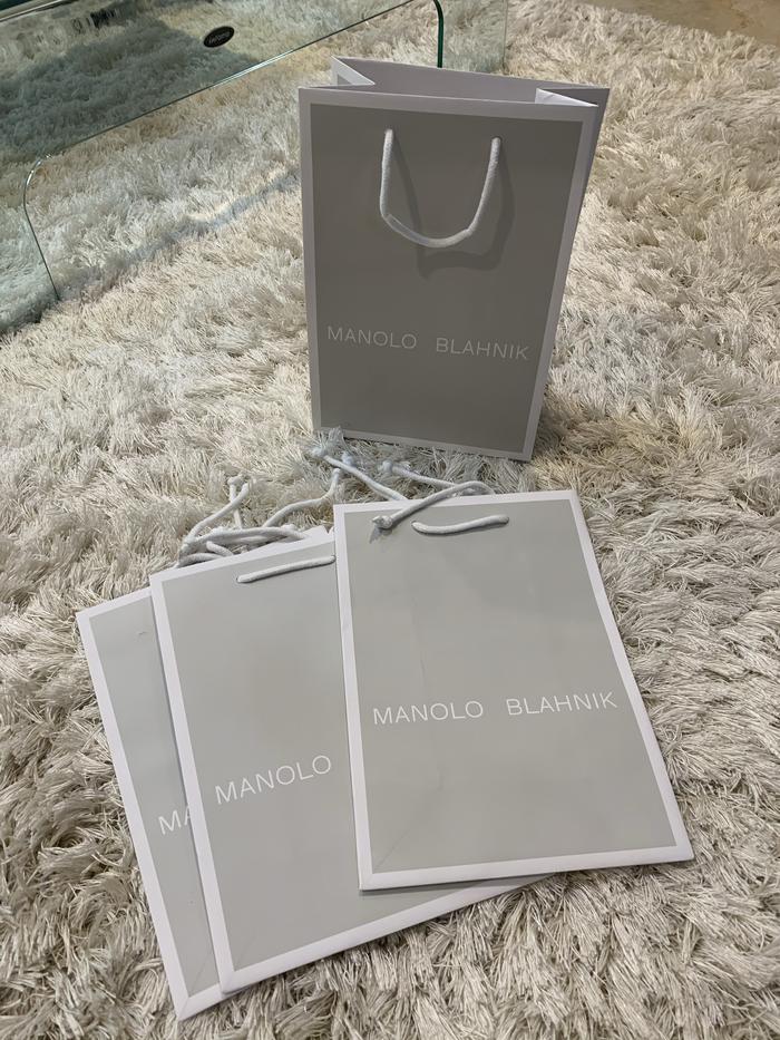 Gambar paper bag manolo blank dari paperbag brandedbag undefined Tokopedia
