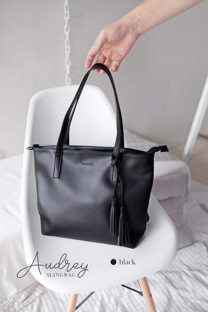 Gambar Audrey Totebag - Hitam dari tweelytsx undefined Tokopedia