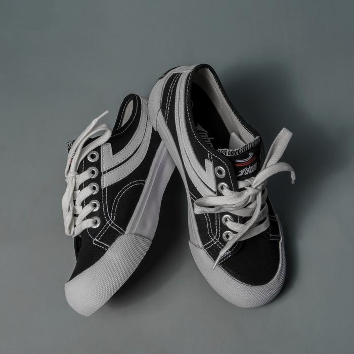 Gambar Galaxy Pro LC Black White    Casual   Sneakers  Canvas Hitam Karet - Hitam, 36 dari Johnson Indonesia undefined Tokopedia