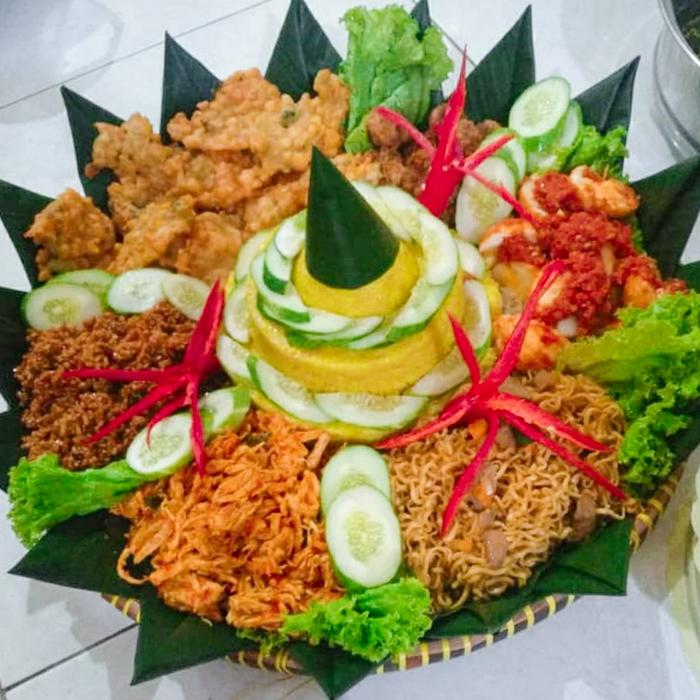 Gambar Tumpeng Tampah 15 Orang - 18 orang dari Segitiga Catering Jakarta undefined Tokopedia