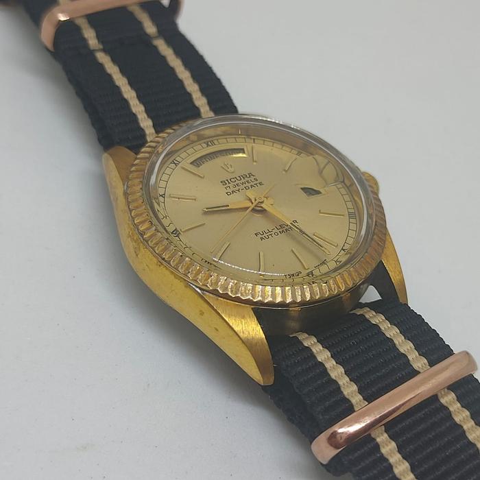 17 Jewels Sicura Collins Watch 1970s Sicura Jump Hour Mechanical