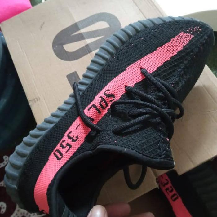Jual yeezy 350 red stripe - Kota 