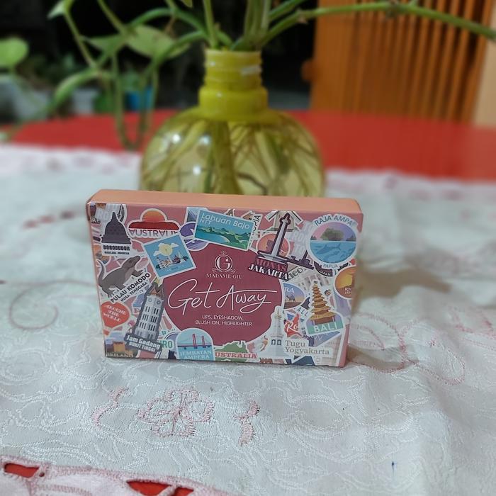 Gambar Madame Gie Get Away MakeUp Kit - 04 dari DA MakeUp Store undefined 5 Tokopedia