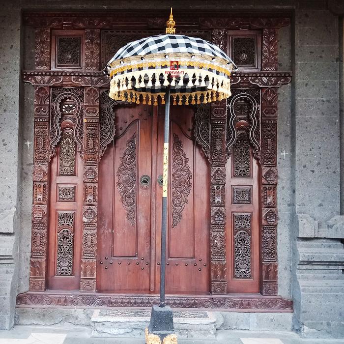 Gambar Tedung Agung Bali - Payung Dekorasi Khas Bali - Poleng dari Sukawati Grosir undefined Tokopedia
