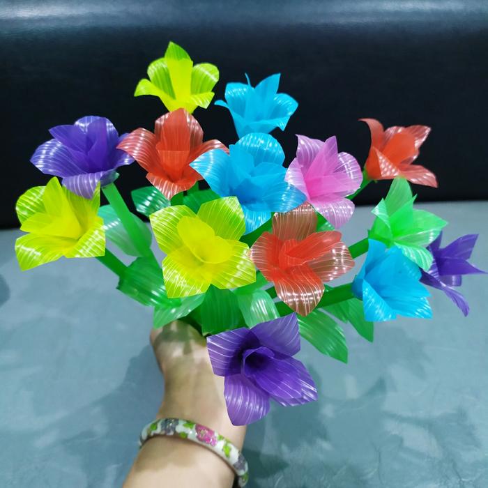 Gambar bunga sedotan tulip - bunga dari sedotan - kerajinan tangan dari kawasaki_bintang undefined Tokopedia