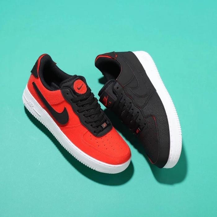 red and black uptowns