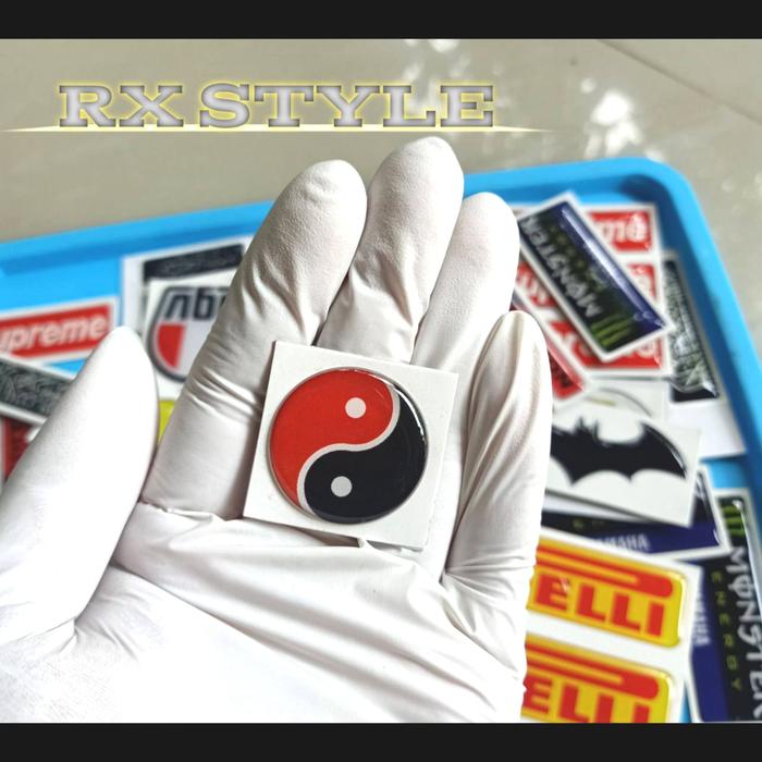 Gambar Stiker timbul resin lentur sticker emblem lambang yin yang - hitam merah dari Faeyza Sticker undefined Tokopedia
