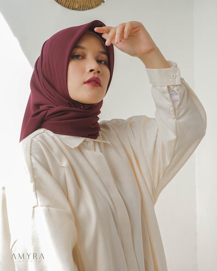 Gambar [AMYRA] Salma Premium Water Resist Hijab by Amyra Hijab AA004-Pink - BURGUNDY dari Amyra Hijab undefined Tokopedia