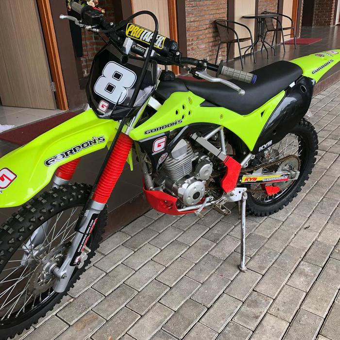 Gambar BODY SET KLX 150 MERK GORDON ( full set plus jok dan tangki) - FLO/STABILO, KAWASAKI KLX150 dari berlosmxmotoshop undefined Tokopedia