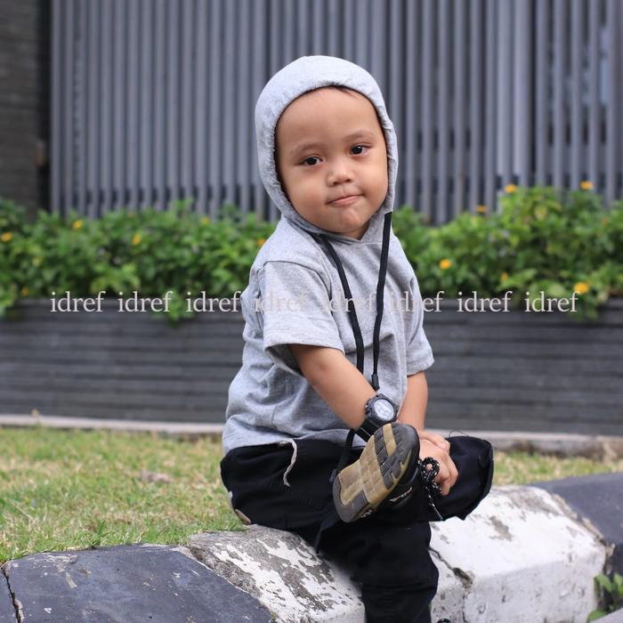 Gambar Kaos HOODIE Anak Polos Lengan Pendek Laki laki Combad 30S usia 1-8 tah - Abu Terang, XL dari Idref Fashion undefined Tokopedia
