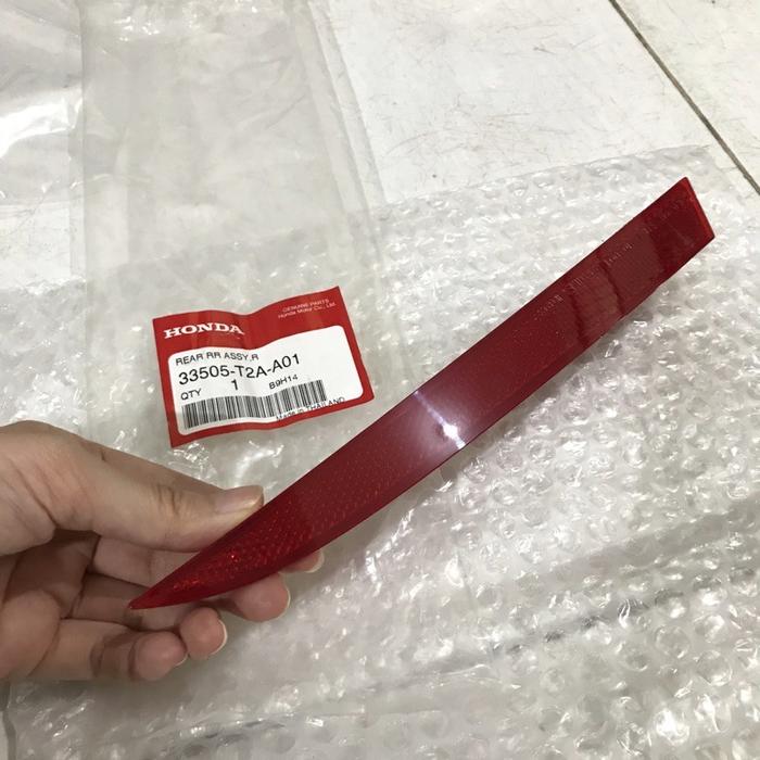Gambar Mata Kucing Bumper Reflektor Bumper Belakang Honda Accord 2013 2014 2015 2016 ORIGINAL - KANAN dari Pjhonda undefined Tokopedia