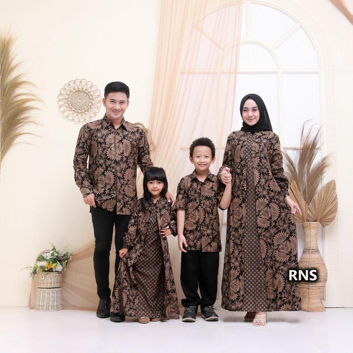 Gambar batik couple keluarga baju batik keluarga batik wanita pria dan anak - 3, ayh L.panjangXL dari Falishbatikcollection undefined Tokopedia