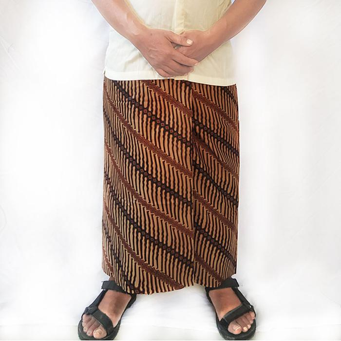 Gambar Sarung Batik Motif Sogan Klasik Katun Primis dari Jogja Batik undefined Tokopedia