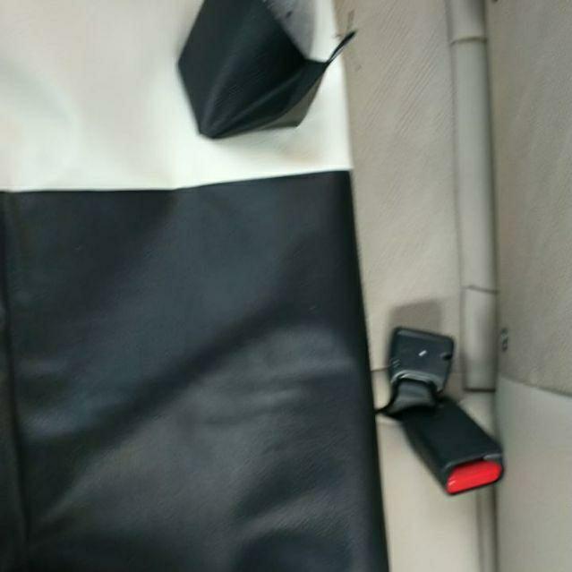 Gambar Cover/Sarung Jok Mobil Innova 2005-2015 - HitamPutih dari idaanila undefined Tokopedia