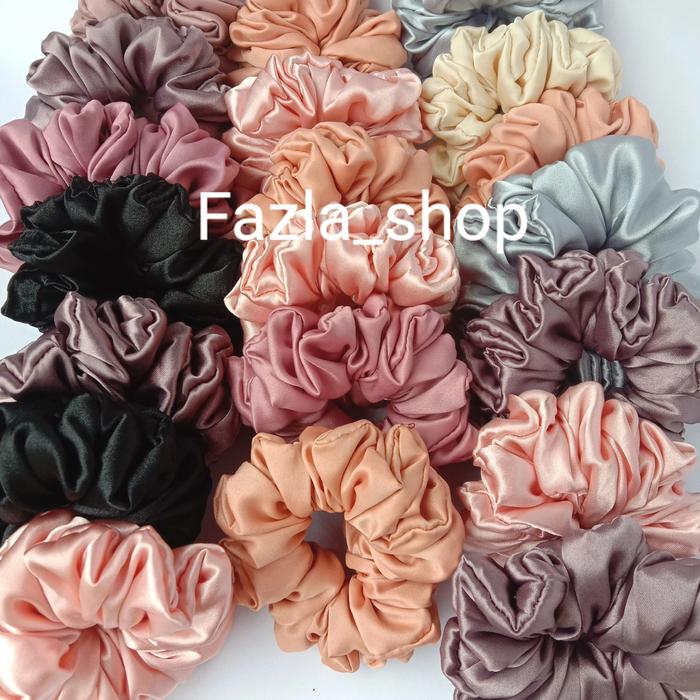 Gambar scrunchie ikat rambut /cepol hijab kain satin - random dari Fazlashop_NEW undefined 3 Tokopedia