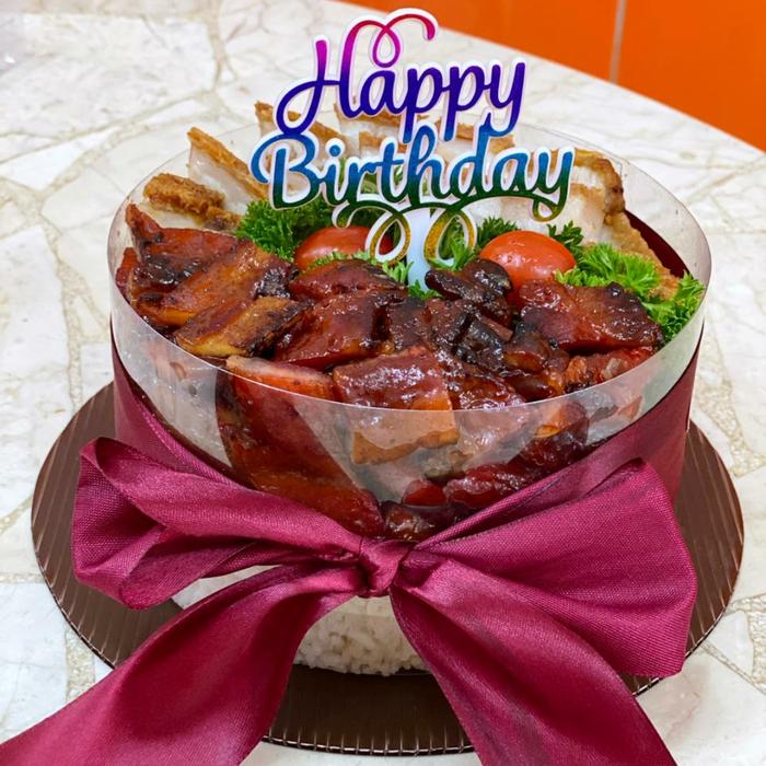 Gambar Kue Ulang Tahun babi asan chasio size 15cm / kue babi /kue non halal - paket C dari snackmart undefined Tokopedia