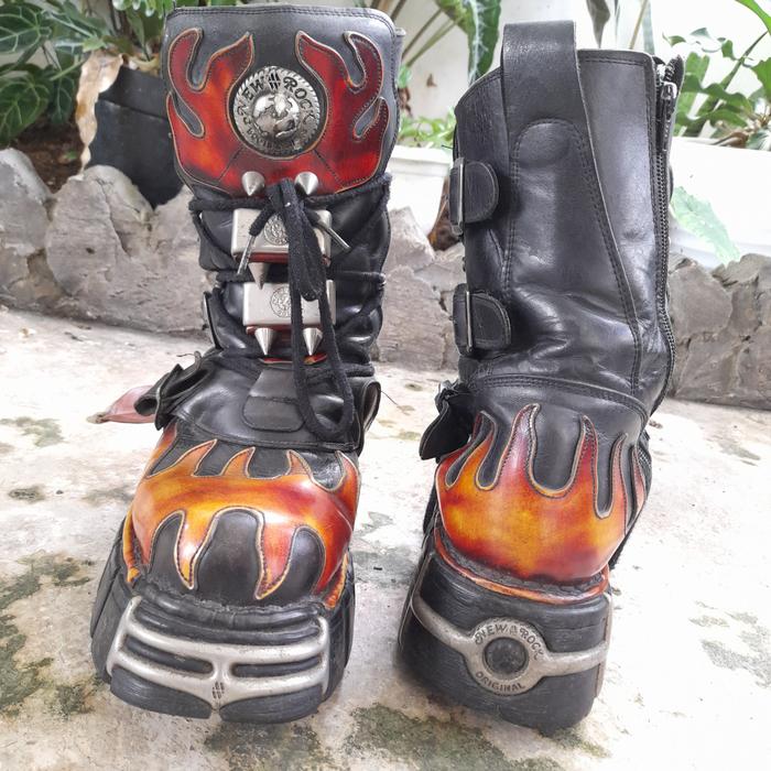 Gambar sepatu boots newrock second dari warung_raffa undefined Tokopedia
