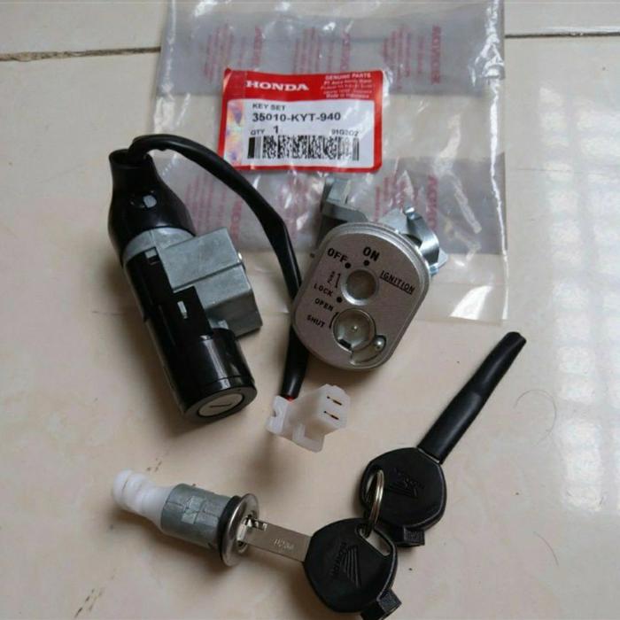 Gambar Kunci Kontak Set Jok Motor Honda Vario Lama 110 CW CBS Non Techno KVB dari Jagoan Sparepart888 undefined Tokopedia