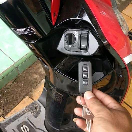 Gambar kunci kontak keyless Scoopy upgrade keyless vario dari BZ custom undefined Tokopedia