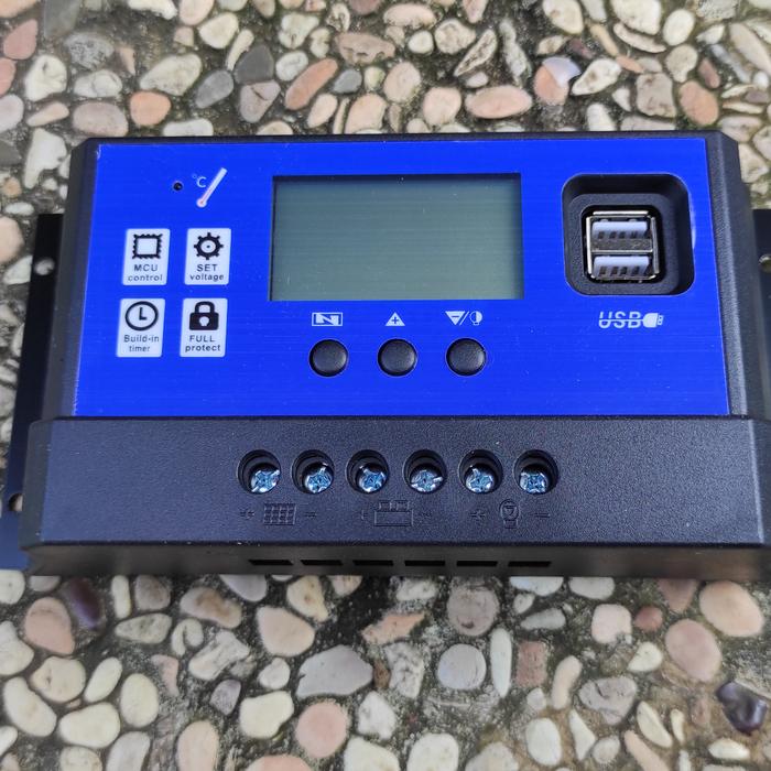 SCC Solar Controller 12V 24V PWM 50A 60A Best Performance Biru Hijau dengan USB untuk Panel Surya dan Aki VRLA