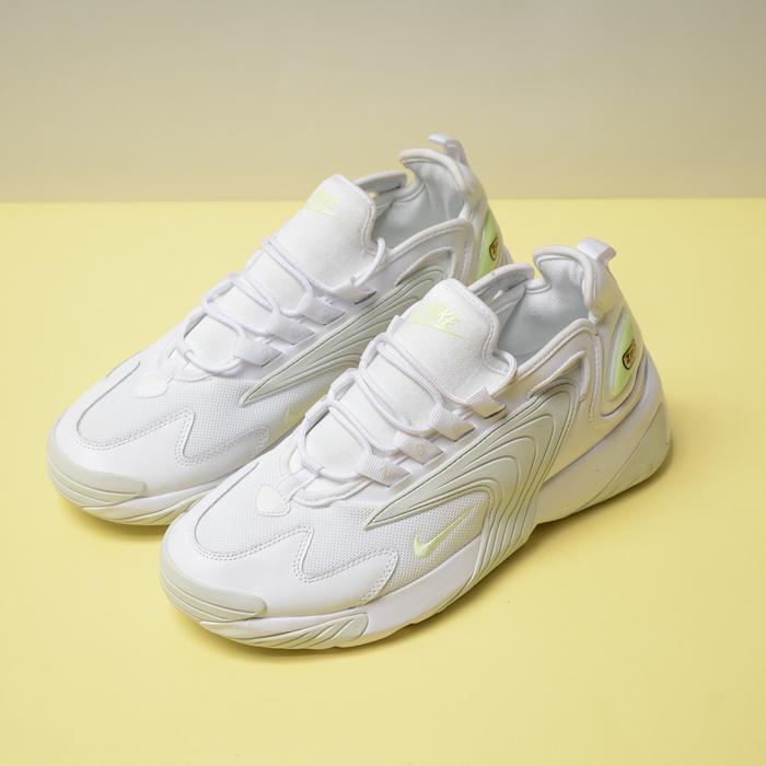 all white zoom 2k